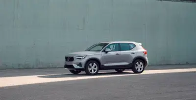 VOLVO XC40 2.0 B3 G Core Auto en renting